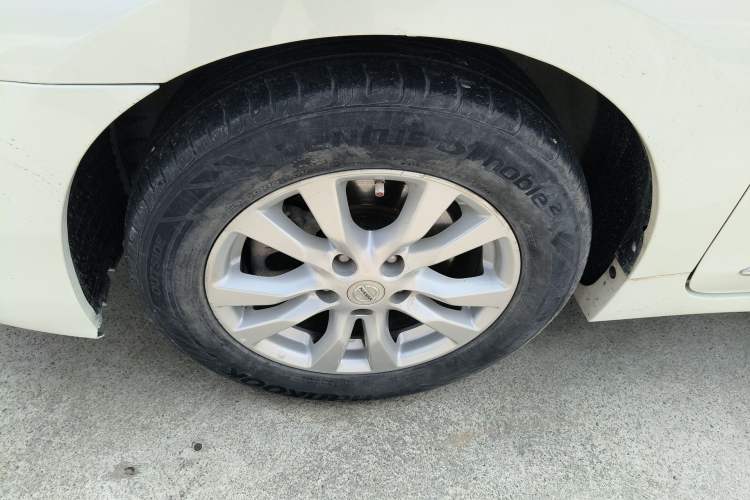 Used Nissan Teana 2013 2.0L XL Comfort Edition Left Front Wheel Hub
