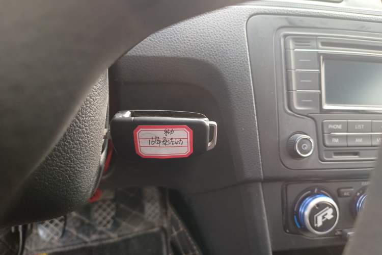 Used Volkswagen Santana 2015 1.4L Manual Fashion Edition