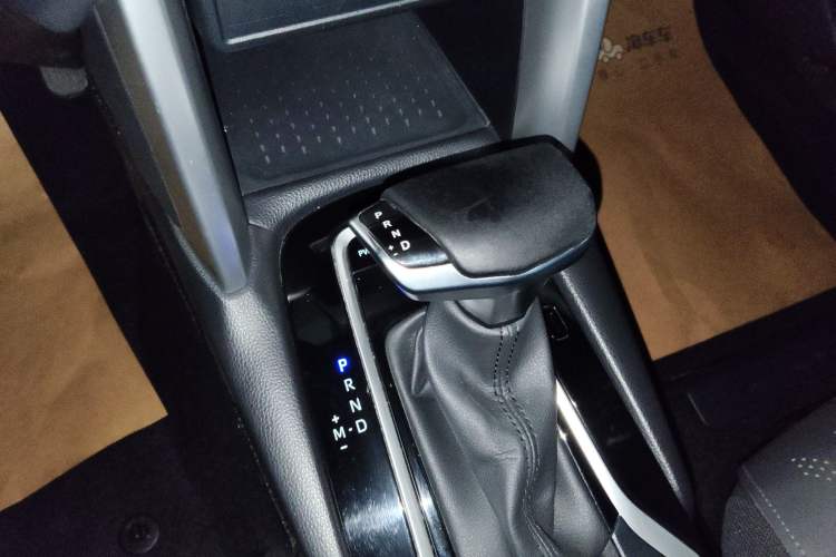 Used Toyota FRONTLANDER 2023 2.0L CVT Elite Edition Gear Lever