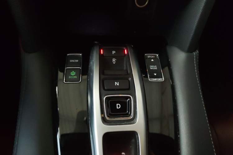 Used Honda UR-V 2017 370TURBO Four-Wheel Drive Prestige Edition China V Gear Lever