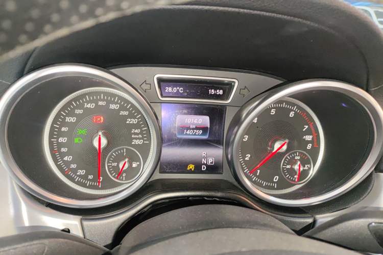 Used Mercedes-Benz GLE Coupe 2015 GLE 320 4MATIC Coupe SUV Instrument Cluster