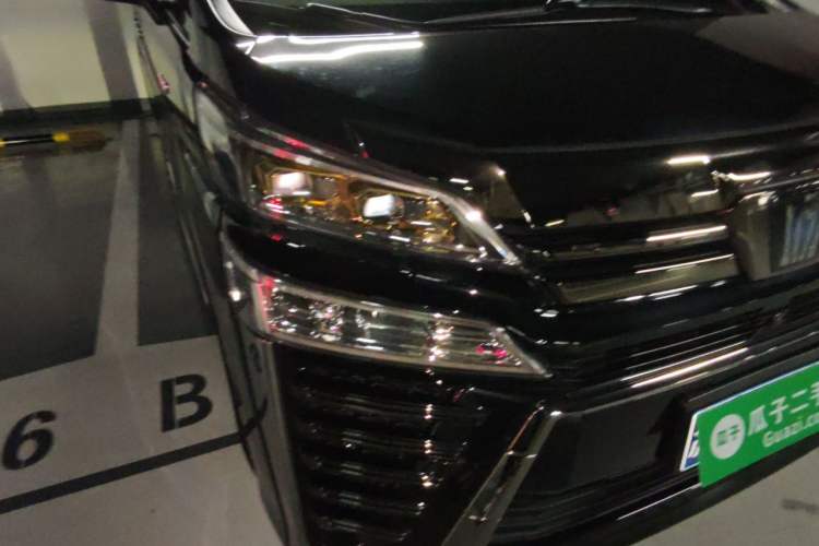 Used Toyota Vellfire 2023 Crown Dual-Engine 2.5L HV Ultimate Edition