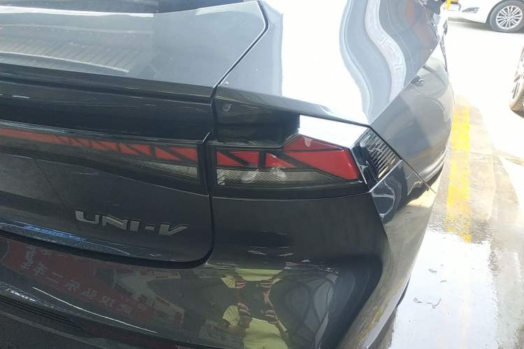 Used CHANGAN UNI-V 2024 1.5T Prestige Edition
