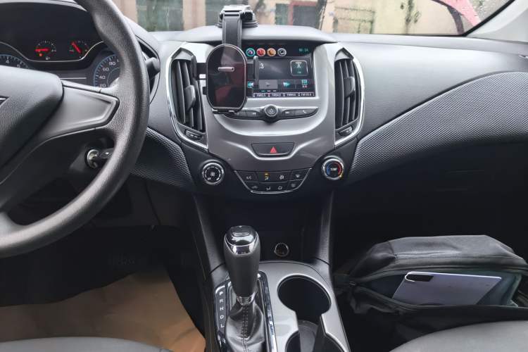 Used Chevrolet Cruze 2017 1.5L Automatic Pioneer Sunroof Edition