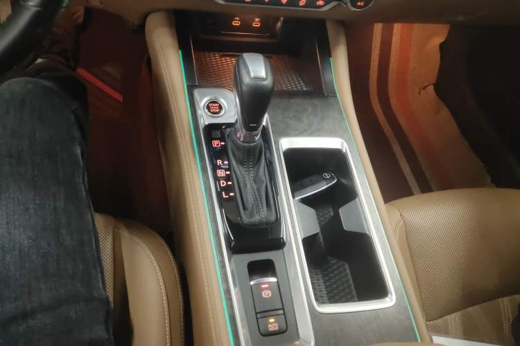 Used Nissan Teana 2022 2.0L XL-Upr Enjoyment Edition Gear Lever