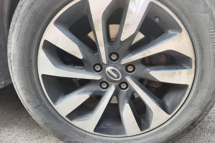 Used GAC Trumpchi GS4 2018 235T Automatic Two-Wheel Drive Elite Edition Right Front Wheel Hub