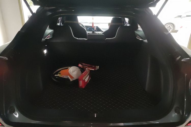 Used CHANGAN UNI-T 2020 1.5T Prestige Version Trunk