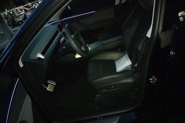 Used Tesla Model Y 2025 Rear-Wheel-Drive Version