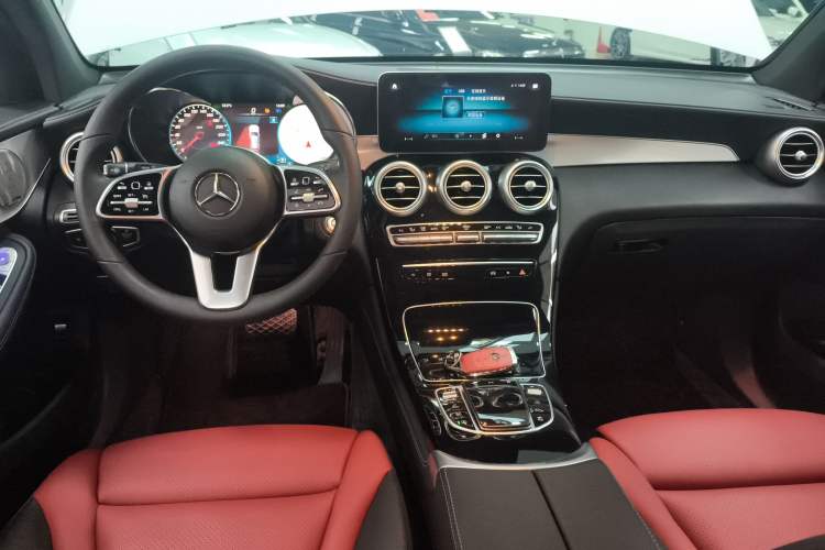 Used Mercedes-Benz GLC 2020 Facelift GLC 300 L 4MATIC Dynamic Edition
