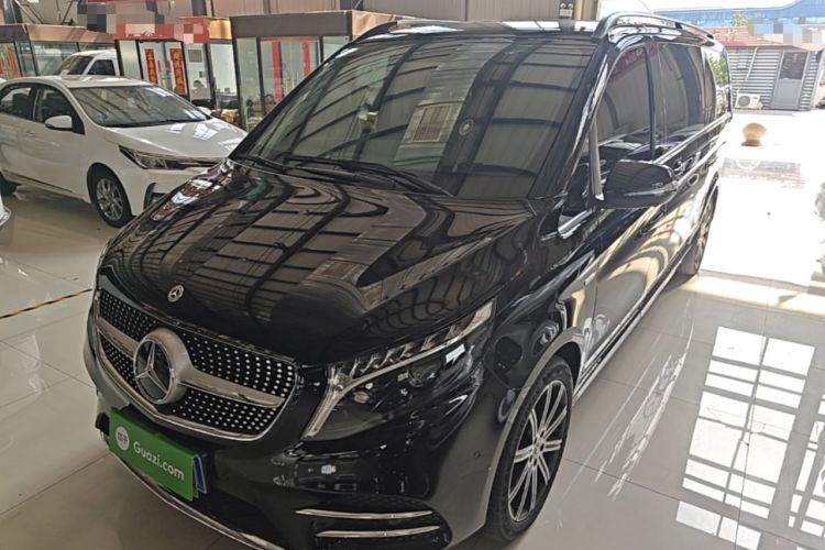 Ojetý Mercedes-Benz V-Class 2022 V 260 L Long-wheelbase Luxury Edition