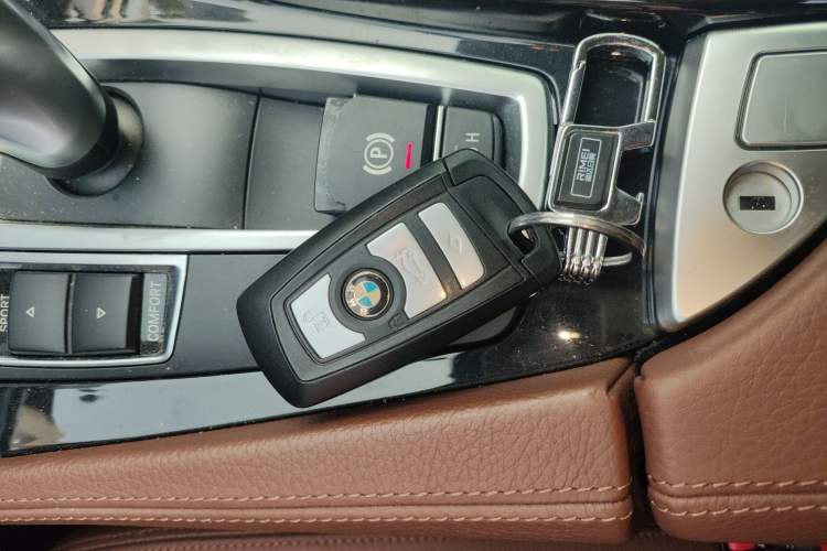 Used BMW 5 Series 2014 520Li Elegant Model