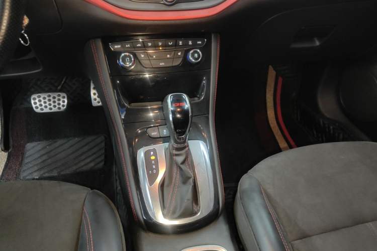 Used Buick Verano 2016 Hatchback GS 20T Dual-Clutch Passionate Sporty Model
