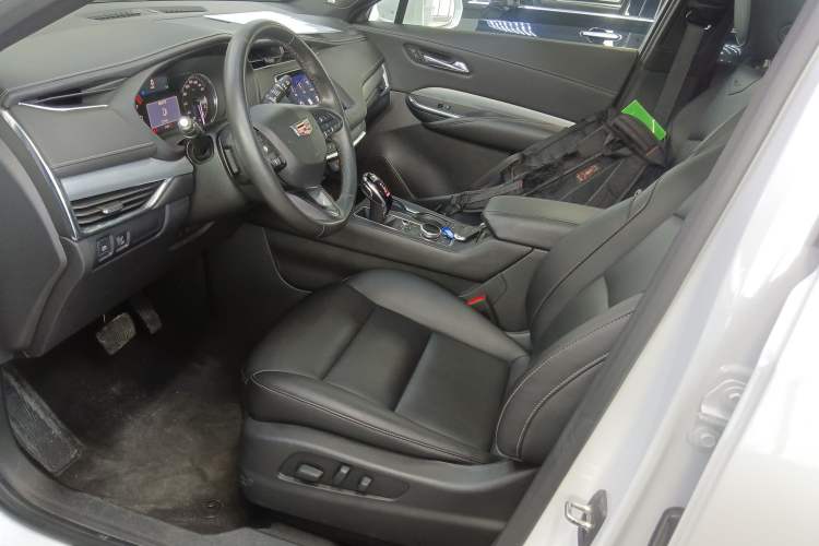 Used Cadillac XT4 2021 28T Two-Wheel Drive Leading Version
