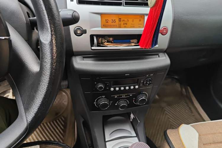 Used Citroen C-Quatre 2010 Sedan 1.6L Manual Shangle Version
