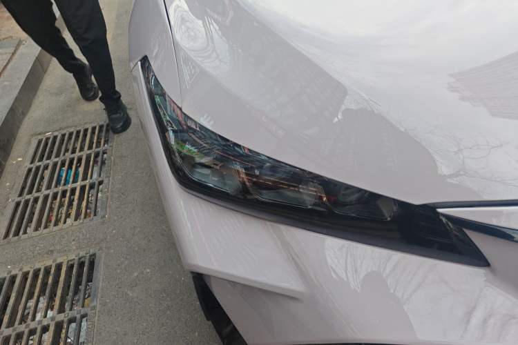 Used Toyota Avalon 2019 2.5L Touring Premium Version China VI Standard
