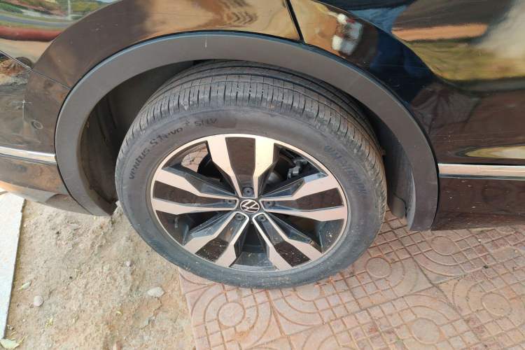 Used Volkswagen Tiguan L 2022 330TSI Automatic Two-Wheel Drive R-Line Enhanced Edition
