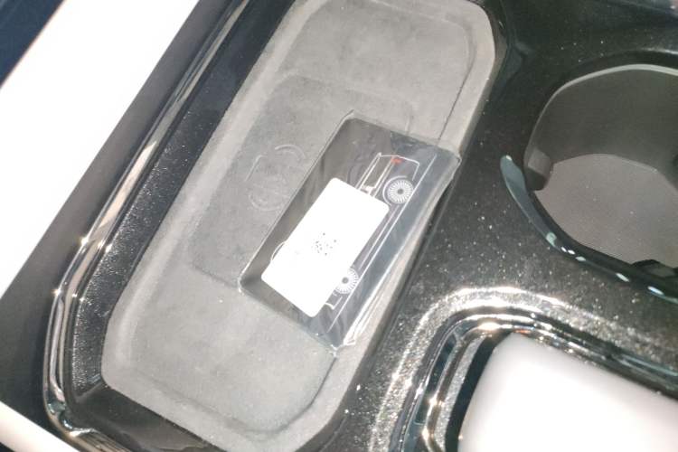 Used Zeekr 009 2024 7-Seater Walk-Through Version Four-Wheel Drive 108 kWh Interior 1