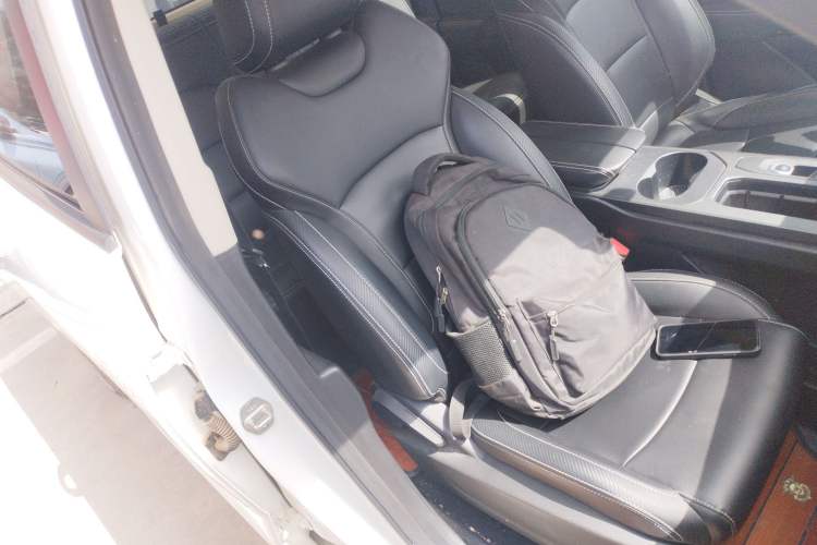 Used Radar King Kong 2025 430 km Two-Wheel Drive Long Bed – Lucky King Right Front Seat