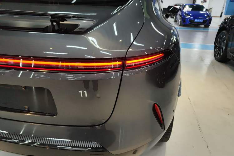 Used Avatr 11 2022 Ultra-Long Range Dual-Motor Luxury Edition 4 Seats Right Rear Taillight