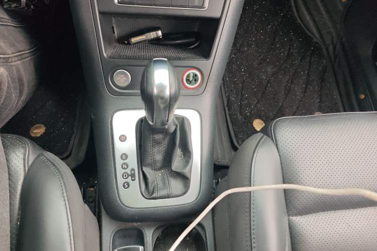 Used Volkswagen Tiguan 2015 1.8TSI Automatic Two-Wheel Drive Luxury Model Gear Lever