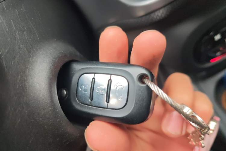 Used smart forfour 2016 1.0L 52 kW Passion Edition Vehicle Key