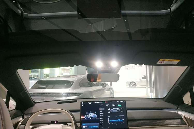 Used ONVO L60 2024 60 kWh Rear-Drive Version