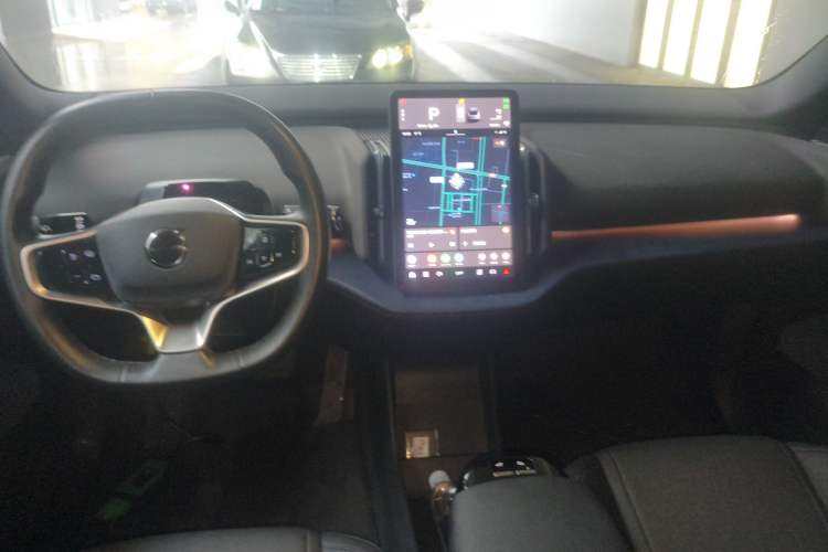 Used Volvo EX30 2025 Rear-Drive Long-Range Version Ultra