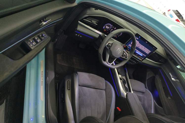 Used Volkswagen Passat 2025 Pro 380TSI Starry Dragon Luxury Edition