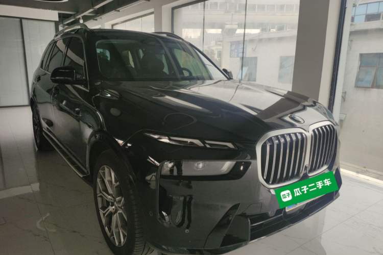 Used BMW X7 2023 xDrive40i Luxury Package with Leading Features