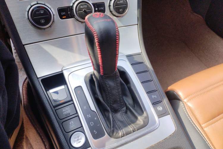 Used Volkswagen FAW-Volkswagen CC 2015 2.0 TSI Luxury Model Gear Lever