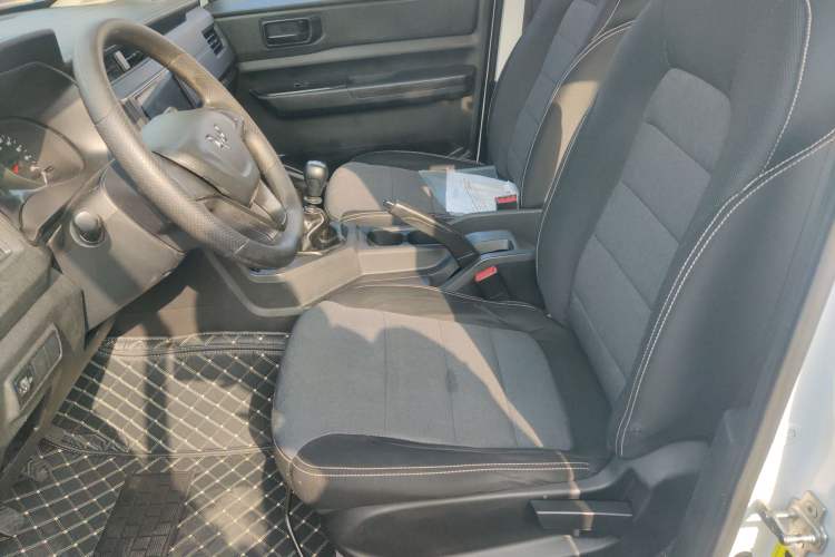 Used Wuling Hongguang PLUS 2019 1.5T Manual Standard Edition 5 Seats
