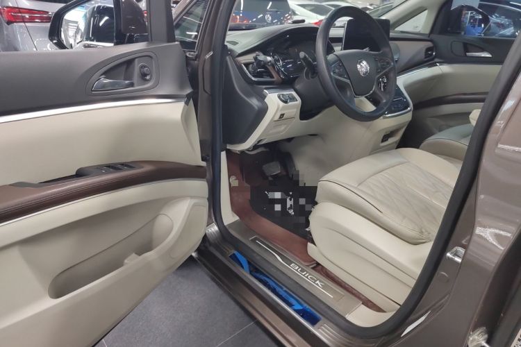 Used Buick GL8 2022 Land Executive Class 652T Prestige Model Driver Seat