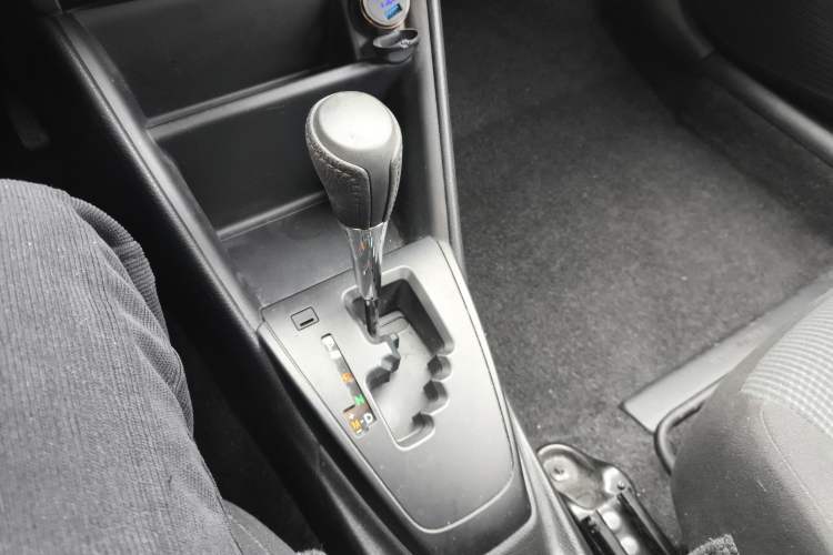 Used Toyota YARiS L Zhi Xuan 2016 Revised 1.5E CVT Charming Edition Gear Lever