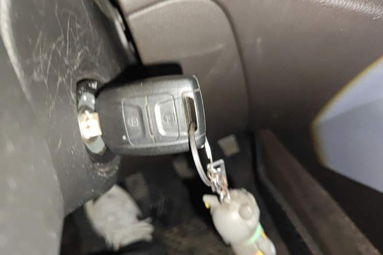 Used Wuling Hongguang V 2019 1.5L Enjoyment Version China VI LAR Vehicle Key