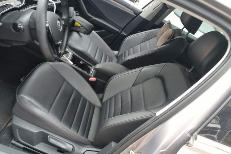 Used Volkswagen Sagitar 2020 200TSI DSG Comfort Version China VI Standard Left Front Seat