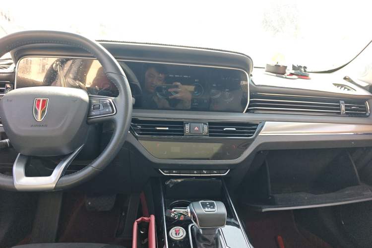 Used Hongqi HS5 2022 Facelifted Version 2.0T Smart Connect Flagship All-Wheel-Drive Edition Audio And AC Panel