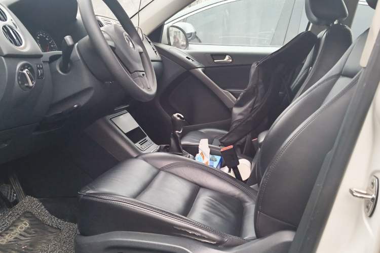 Used Volkswagen Tiguan 2012 1.8TSI Manual Two-Wheel Drive Enjoyment Edition Left Front Seat