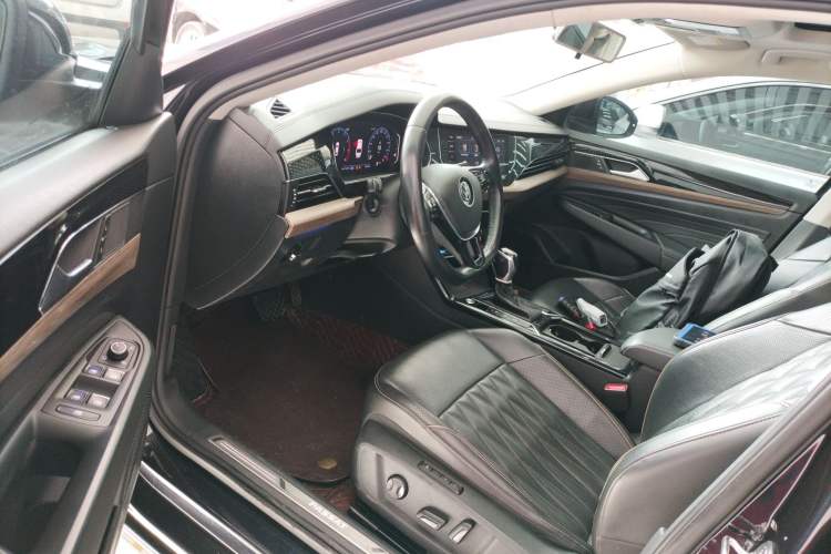 Used Volkswagen Passat 2020 330TSI Luxury Edition China VI