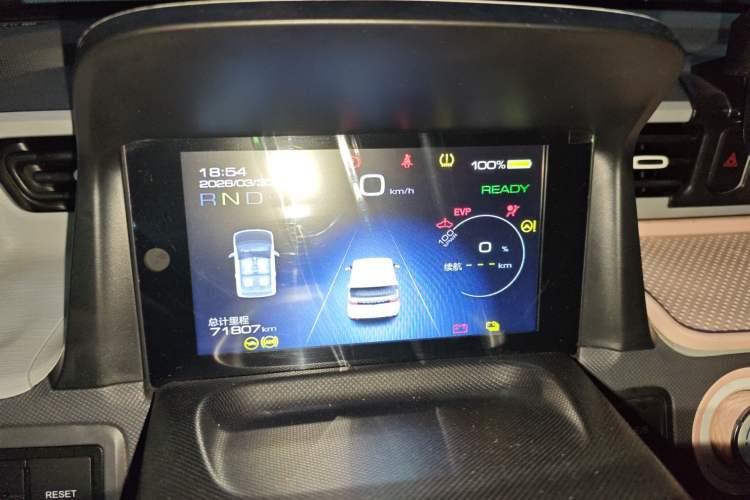 Used Wuling Hongguang MINIEV 2022 Macaron Premium Model – Lithium Ternary Battery