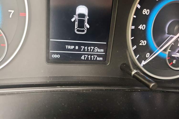 Used Dongfeng Fengon S560 2018 1.8L Manual Luxury 7-Seater Odometer Close Up