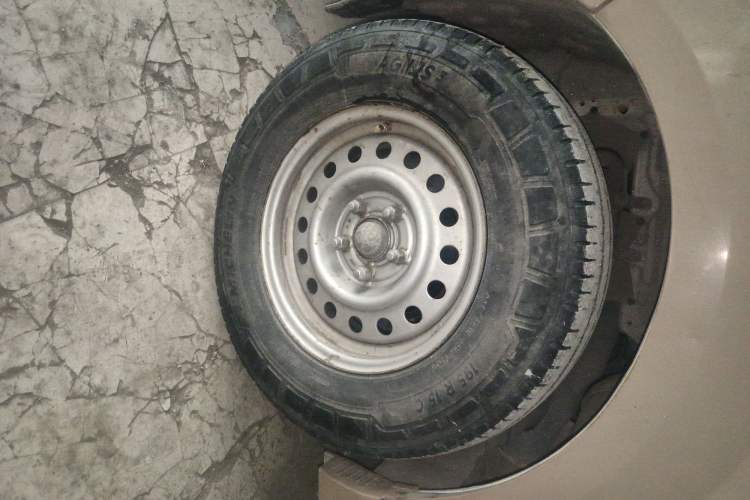 Used Foton Scenic G7 2017 2.0L Long-Wheelbase Commercial Van High Roof 6-Seater 4Q20M