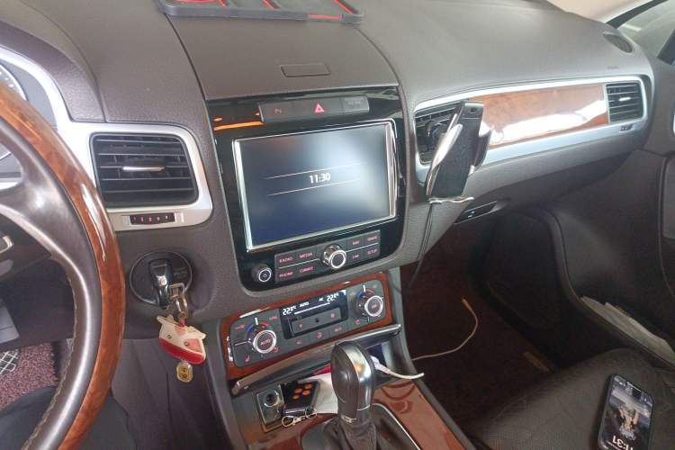 Used Volkswagen Touareg 2011 3.0 TSI Comfort Version
