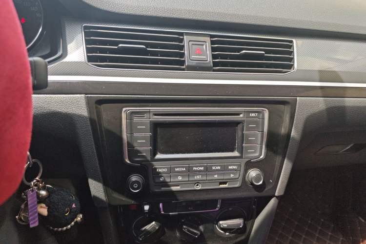 Used Volkswagen C-TREK 2017 230TSI DSG Comfort Version Audio And AC Panel