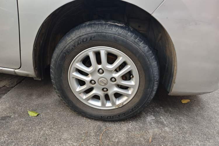 Used Nissan NV200 2011 1.6L 232 Seats Zunya Trim Right Front Wheel Hub