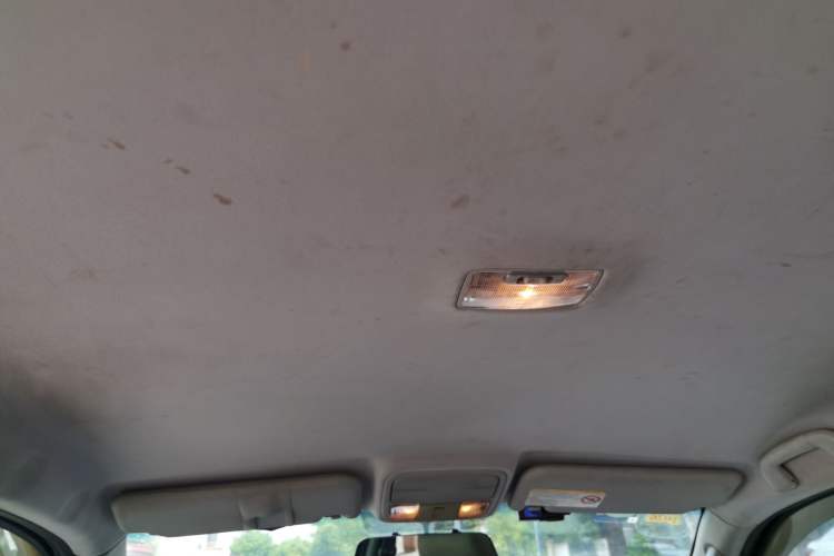 Used JMC Yusheng S350 2013 2.4T Automatic 2WD Diesel Luxury Edition 5 Seats
