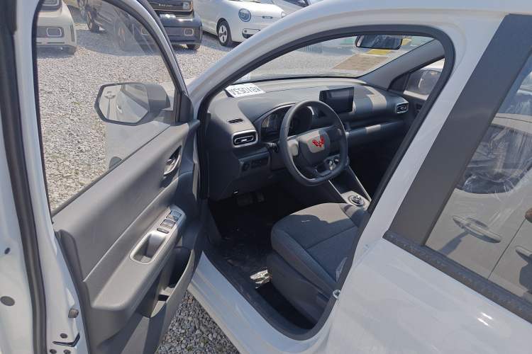 Used Wuling Hongguang New Energy 2025 Extended-Range Hybrid 50KM Comfort Version