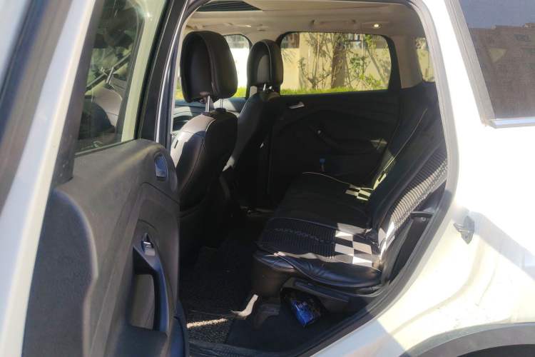 Used Ford Kuga 2013 2.0L GTDi Four-Wheel-Drive Sport Model Left Rear Seat