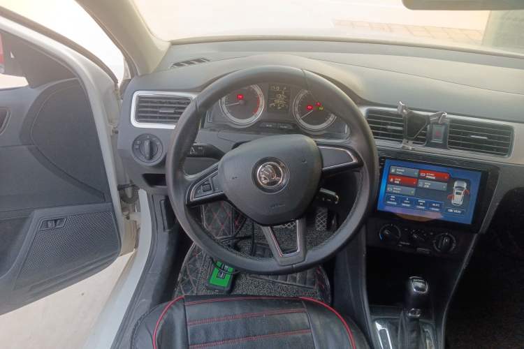 Used Skoda Rapid 2018 1.6L Automatic Comfort Edition Steering Wheel