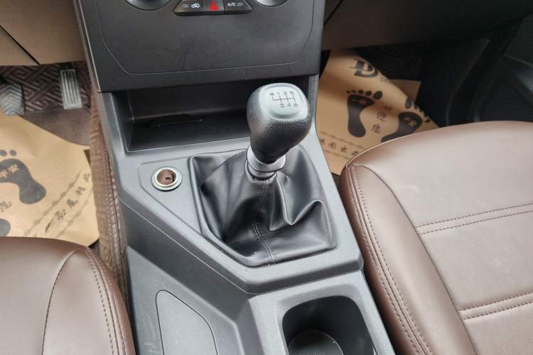 Used Wuling Hongguang PLUS 2020 1.5L Manual Standard Edition 5 Seats Gear Lever