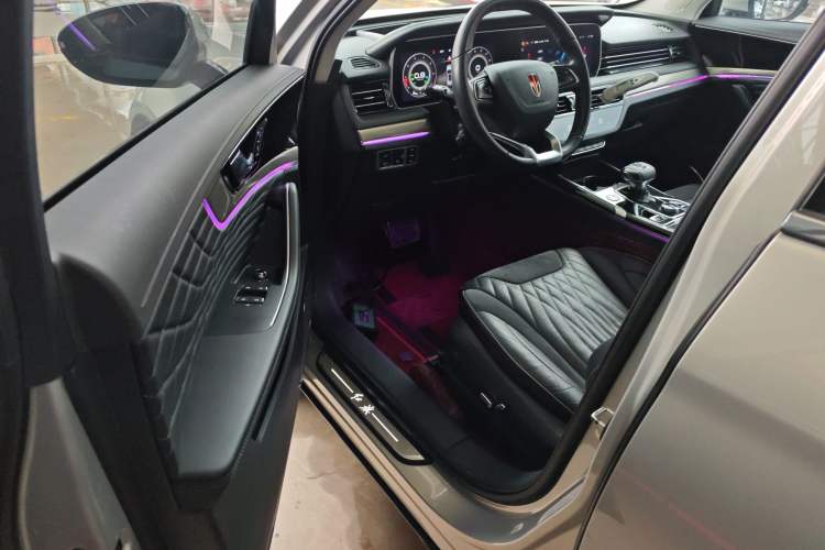 Used Hongqi HS5 2022 Facelifted Version 2.0T Smart Connect Flagship All-Wheel-Drive Edition
